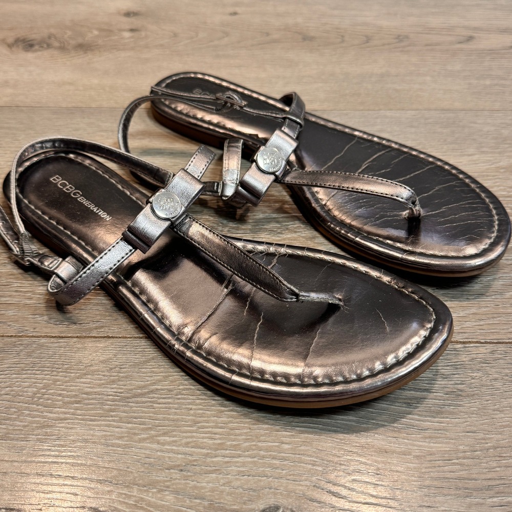 BCBG Generation Metallic Pewter Thong Strap Sandals Women's Size 9